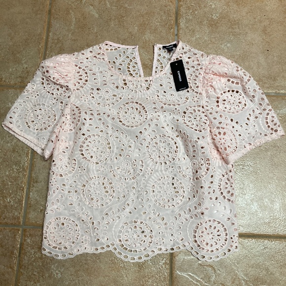 NWT Express Eyelet Top in Pale Pink Sz XS Barbie! - Picture 1 of 4
